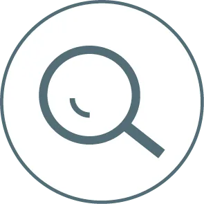 Icon von Leistungen im KFZ-Gutachter Bereich. Es zeigt die Leistung Technische Analyse anhand von einer Lupe in einem Kreis. Es dient als Gestaltungselement.